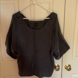 Nique Women's Gray silky top 14